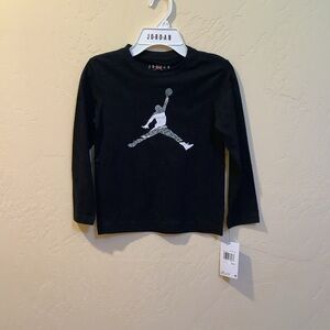 Boys Jordan shirt size 6, 5 to 6 yrs old